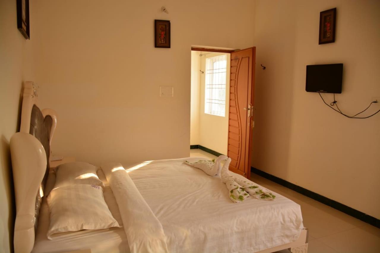 Hotel Aradhana Inn Yercaud Εξωτερικό φωτογραφία